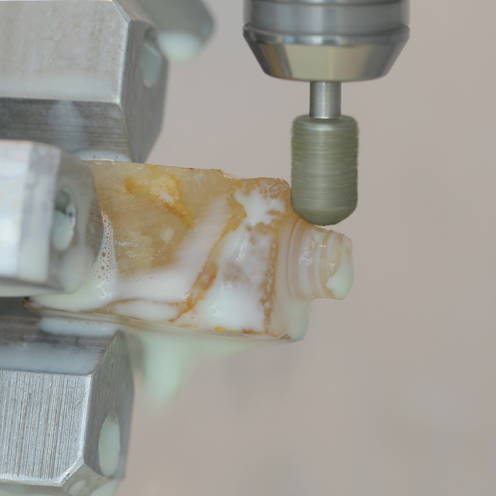 Gemstones workshop custom machine
